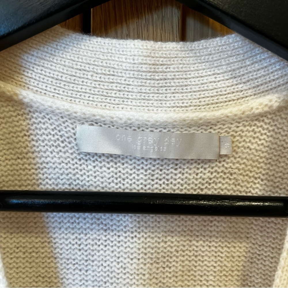 One Grey Day Cashmere V Neck Cardigan Vest Ivory Size Small Minimalist Chic - Picture 3 of 5